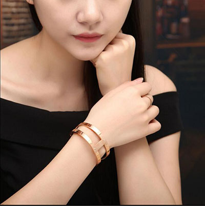 镀18K玫瑰金钛钢手镯女开口手环韩版时尚欧美个性光面手镯  B9-1-3